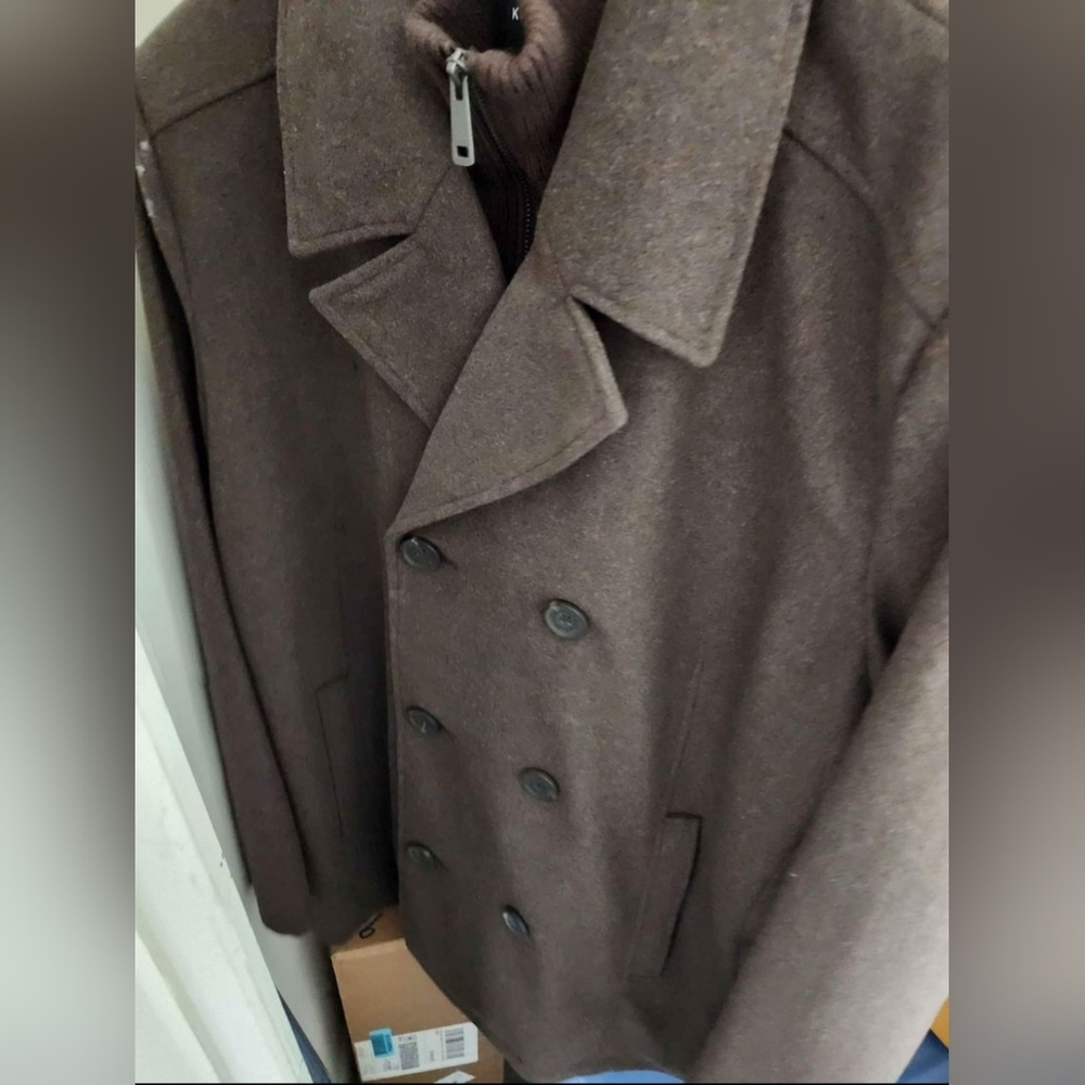 Kenneth Cole Wool Double- Breasted Peacoat with Ribbed Bib Very warm!!